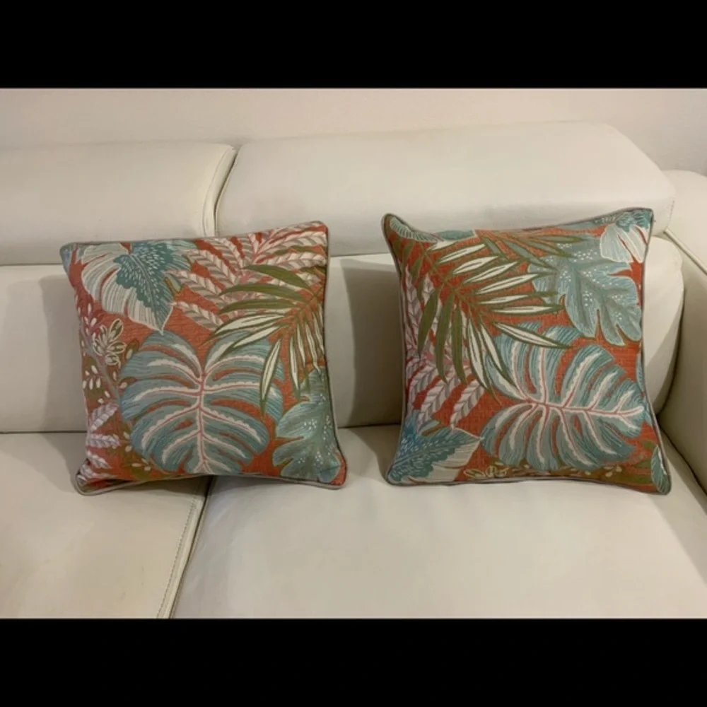 Tropical Leaf Pattern Throw Pillows